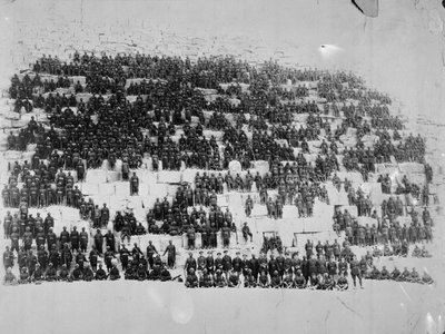 Die 38. Dogras auf einer der Pyramiden, Ägypten, 1918 von English Photographer